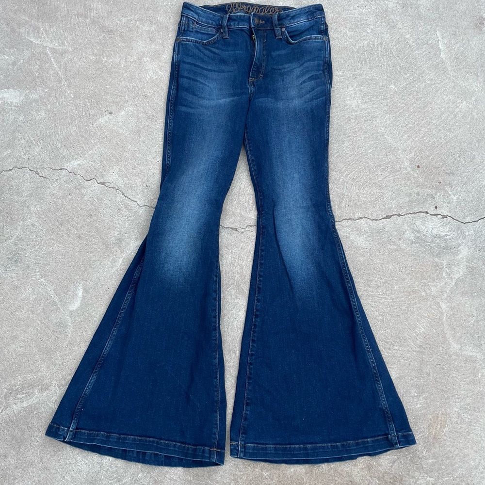 Wrangler retro high rise flare jeans, size 28x34.